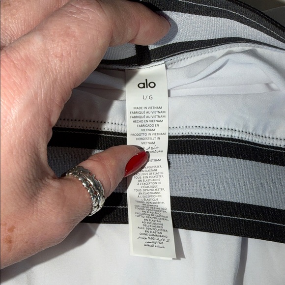 ALO Yoga White Mini Skirt with Black Waistband - Picture 4 of 6